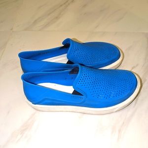 Crocs slip ons women's size 5